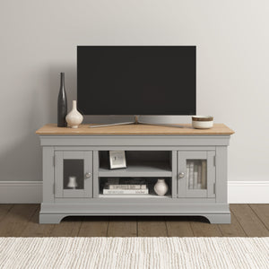 BORDEAUX-SMALL-TV-STAND-PEBBLE-GREY-OAK-300-305-063-10-scaled.jpg