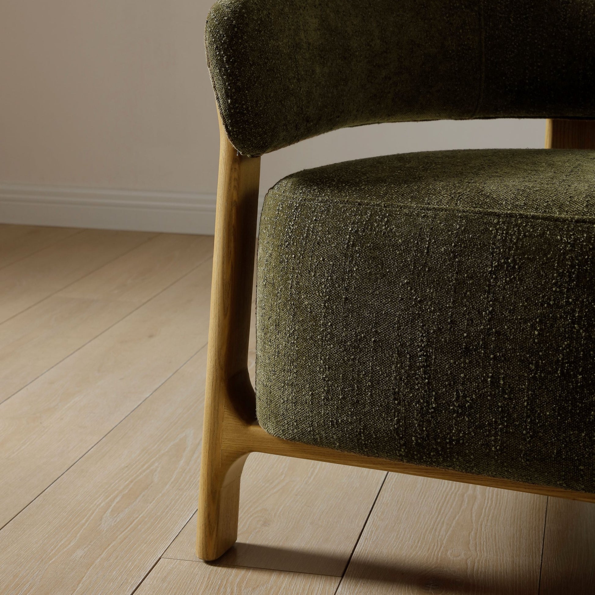 Amos Chair