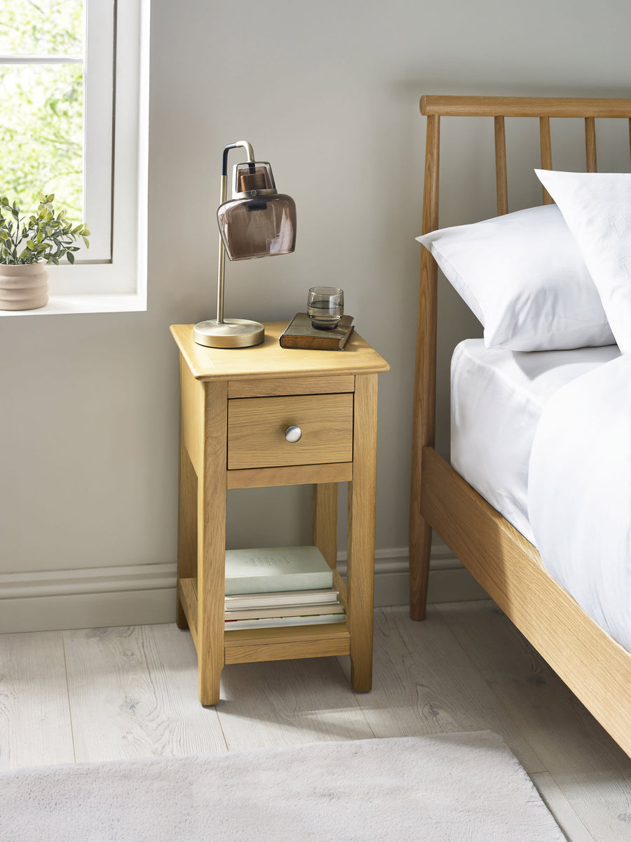 Somerset Oak Compact 1 Drawer Bedside Table with Shelf